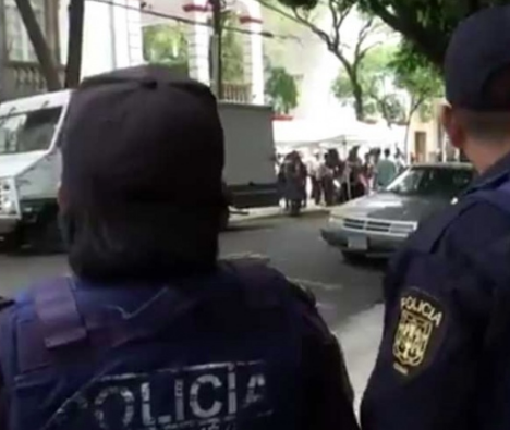 Lee más sobre el artículo EMBAJADA EU INSPECCIONA OFICINA DE LÓPEZ OBRADOR