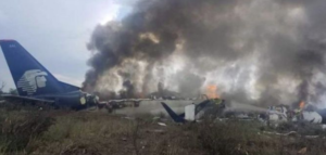 Lee más sobre el artículo AVIÓN DE AEROMÉXICO SE DESPLOMA CON 100 PASAJEROS