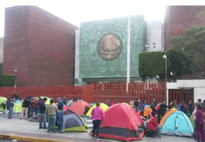 Lee más sobre el artículo CNTE BLOQUEA ACCESOS EXIGE “ABROGACIÓN TOTAL”