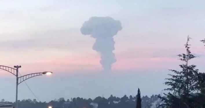 Lee más sobre el artículo EXPLOSIÓN POR LA MADRUGADA, VOLCÁN POPOCATÉPETL