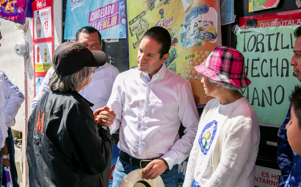 Lee más sobre el artículo VISITA GOBERNADOR LA COLONIA INFONAVIT PEDREGOSO DE SAN JUAN DEL RÍO