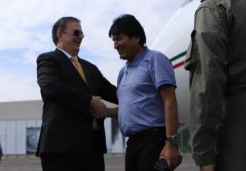 Lee más sobre el artículo EVO MORALES SE VA A CUBA