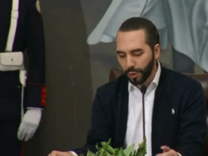 Lee más sobre el artículo NAYIB BUKELE, PROHIBE ENTRADA A VUELO PROVENIENTE DE CDMX