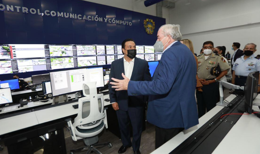 Lee más sobre el artículo INTERCONECTAN 35 CÁMARAS DE VIGILANCIA EN EL MUNICIPIO DE QUERÉTARO