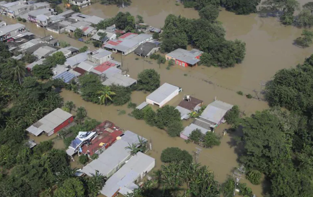 Lee más sobre el artículo AUMENTÓ EL NÚMERO DE FALLECIDOS EN TABASCO POR LAS INUNDACIONES