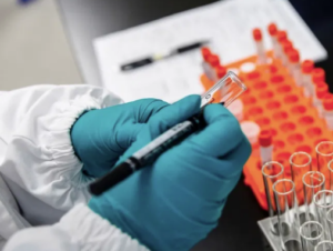 Lee más sobre el artículo MODERNA SOLICITÓ PERMISO PARA COMERCIALIZAR SU VACUNA EN EE.UU Y EUROPA