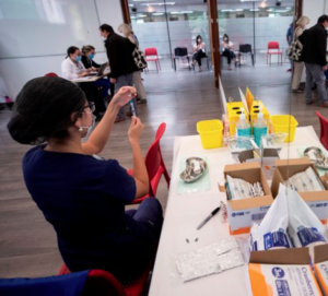 Lee más sobre el artículo PARA GARANTIZAR EL REGRESO A CLASES, CHILE EMPIEZA VACUNACIÓN A LOS MAESTROS