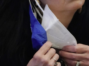 Lee más sobre el artículo EN NUEVA YORK EL ALCALDE ANUNCIÓ QUE SE DEBERÁ USAR DOBLE MASCARILLA PARA PROTECCIÓN