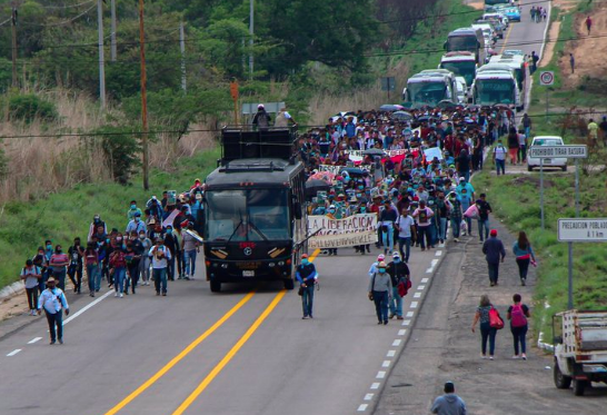 Lee más sobre el artículo NORMALISTAS INCENDIAN LAS INSTALACIONES DEL INE EN CHIAPAS