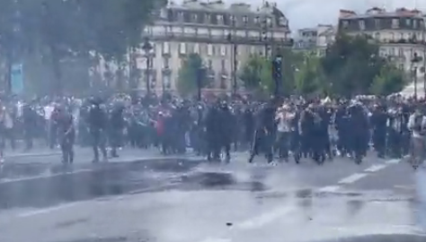 Lee más sobre el artículo 200MIL PERSONAS APROXIMADAMENTE, PROTESTAN EN FRANCIA POR MEDIDAS VS COVID