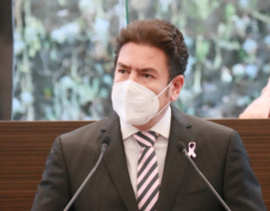 Lee más sobre el artículo ASTUDILLO PRESENTA DECRETO PARA PRIMER BANCO DEL AGUA QUE GARANTICE MAYOR DISPONIBILIDAD DE AGUA EN QUERÉTARO 