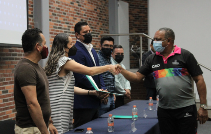 Lee más sobre el artículo ENTREGA INDEREQ CERTIFICADOS PARA JUEGOS NACIONALES CONADE 2022