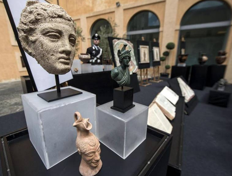 Lee más sobre el artículo ESTADOS UNIDOS DEVUELVE A ITALIA OBRAS DE ARTE VALORADAS EN 14 MILLONES DE DÓLARES.