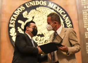 Lee más sobre el artículo ENCABEZA LUIS NAVA ENTREGA DE PRESEAS EN SESIÓN SOLEMNE