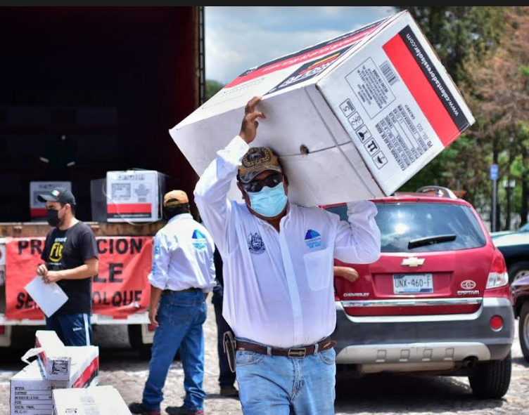 Lee más sobre el artículo MUNICIPIO DE CORREGIDORA APOYA A MÁS DE MIL FAMILIAS CON LA ENTREGA DE CALENTADORES SOLARES
