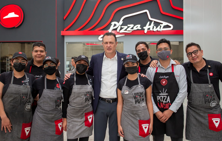 Lee más sobre el artículo INVIERTE PIZZA HUT 7.5 MDD EN NUEVA PLANTA EN QUERÉTARO