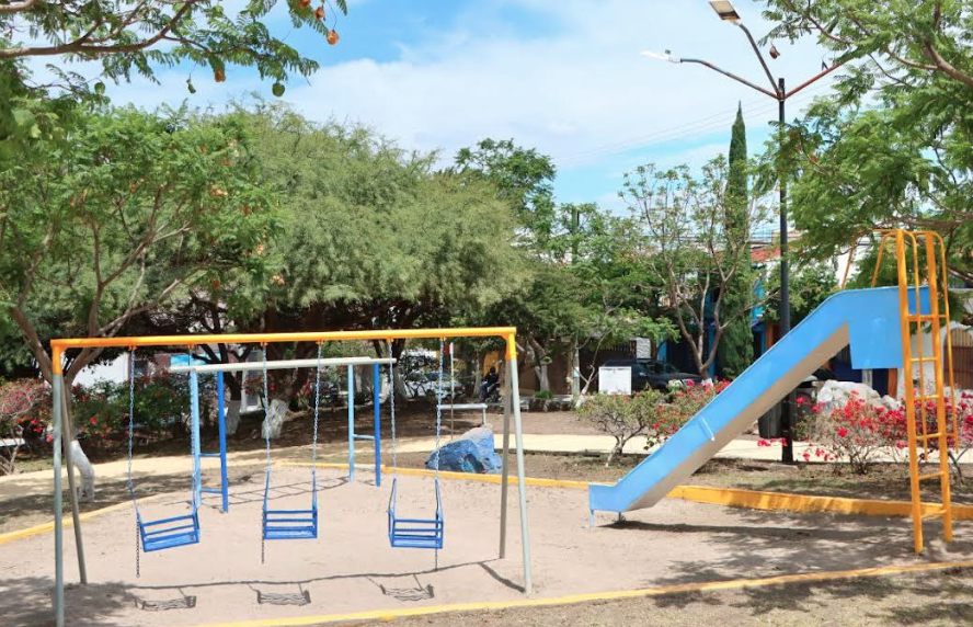 Lee más sobre el artículo SON REHABILITADOS 12 PARQUES DEL MUNICIPIO DE CORREGIDORA