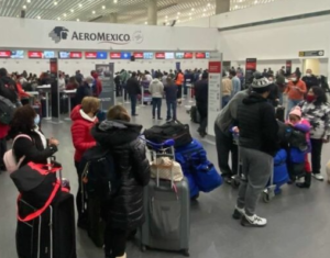 Lee más sobre el artículo EU Y CANADÁ EMITEN ALERTAS DE VIAJE A 16 ESTADOS POR OLA DE VIOLENCIA EN MÉXICO.