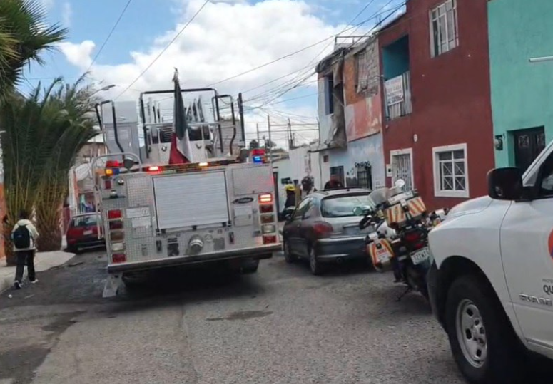 Lee más sobre el artículo ATIENDEN INCENDIO EN VIVIENDA DE LA COLONIA ESPAÑA