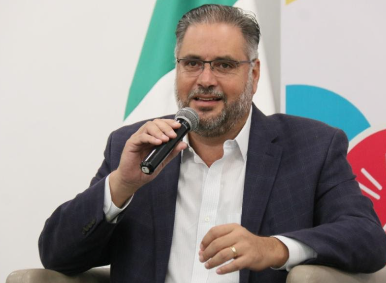 Lee más sobre el artículo EL INTERNET NOS ACERCA, ¿PERO A QUÉ COSTO?