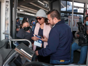 Lee más sobre el artículo ANUNCIAN TRANSPORTE GRATUITO POR ARRANQUE DE REINGENIERÍA DE RUTAS EN CORREGIDORA Y EL MIRADOR