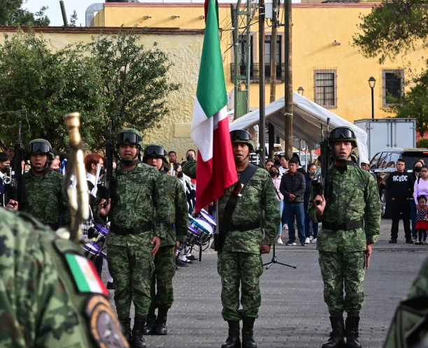 Lee más sobre el artículo PRESIDE GOBERNADOR DESFILE DEL 530 ANIVERSARIO DEL DESCUBRIMIENTO DE AMÉRICA