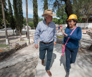 Lee más sobre el artículo ENRIQUE VEGA SUPERVISA OBRA DEL RESCATE DE ALAMEDA Y CONSTRUCCIÓN DEL FORO DE EL CAPULÍN