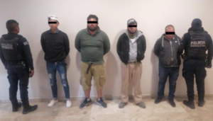 Lee más sobre el artículo DETIENEN A 4 SUJETOS POR ROBO A COMERCIO