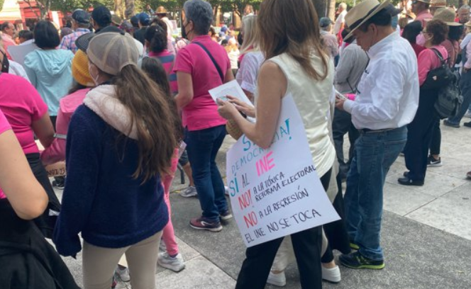 Lee más sobre el artículo MARCHAN A FAVOR DEL INE