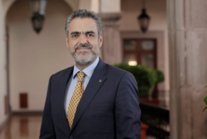 Lee más sobre el artículo GOBIERNO PREPARA VACACIONES Y AGUINALDO PARA TRABAJADORES