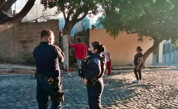 Lee más sobre el artículo POLICÍA DE LA SSPMQ RESCATA DE INCENDIO A ADULTO MAYOR EN MENCHACA