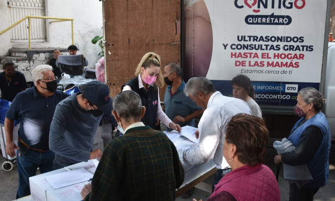 Lee más sobre el artículo TE QRO CÁLIDO 2022 HA ENTREGADO CINCO MIL 612 COBIJAS A POBLACIÓN VULNERABLE