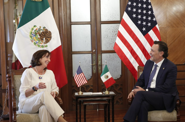 Lee más sobre el artículo SE REÚNE MAURICIO KURI CON EMBAJADORA EMÉRITA DE ESTADOS UNIDOS