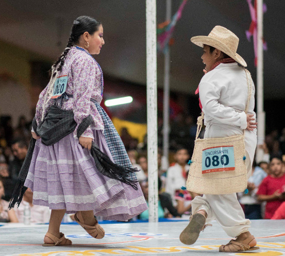 Lee más sobre el artículo EL 9º CONCURSO NACIONAL DE HUAPANGO EN EL MARQUÉS CON UNA BOLSA DE PREMIOS DE 133 MIL PESOS EN EFECTIVO