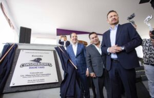 Lee más sobre el artículo COLOCA GOBERNADOR PRIMERA PIEDRA DEL ESTADIO DE BÉISBOL CONSPIRADORES