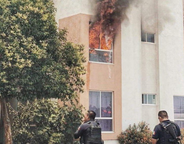 Lee más sobre el artículo SE INCENDIAN DEPARTAMENTOS EN PASEOS DEL MARQUÉS