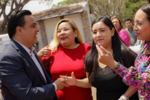 Lee más sobre el artículo LUIS NAVA FESTEJÓ A LAS MADRES TRABAJADORAS DE CENTRO CÍVICO
