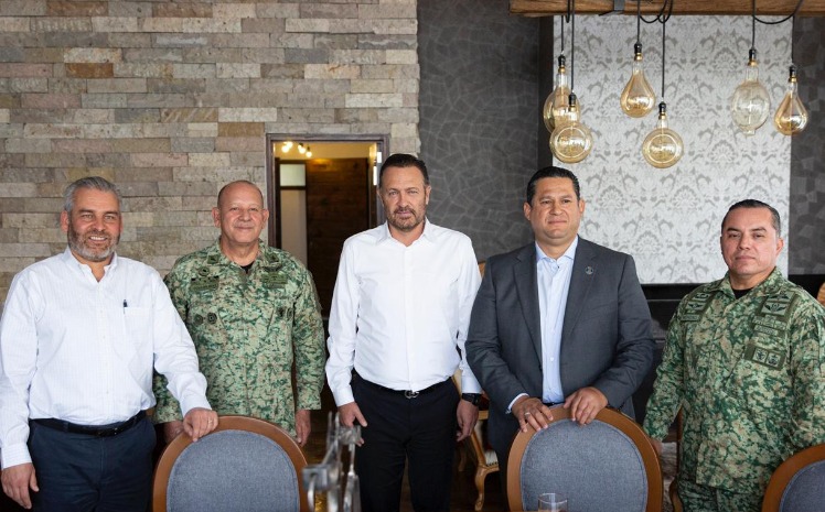 Lee más sobre el artículo REFRENDA MAURICIO KURI COORDINACIÓN EN SEGURIDAD CON SEDENA, GUANAJUATO Y MICHOACÁN