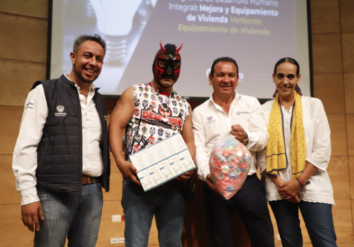 Lee más sobre el artículo ENTREGARÁ MUNICIPIO DE QUERÉTARO FOCOS AHORRADORES A 10 MIL FAMILIAS QUE ASÍ LO REQUIERAN