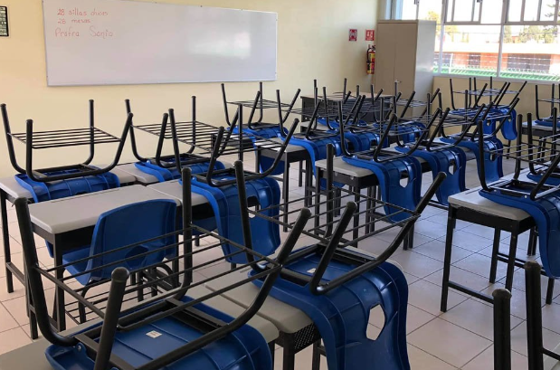 Lee más sobre el artículo NIEGA USEBEQ DESPIDOS DE MAESTROS ANTES DE CONCLUIR EL CICLO ESCOLAR