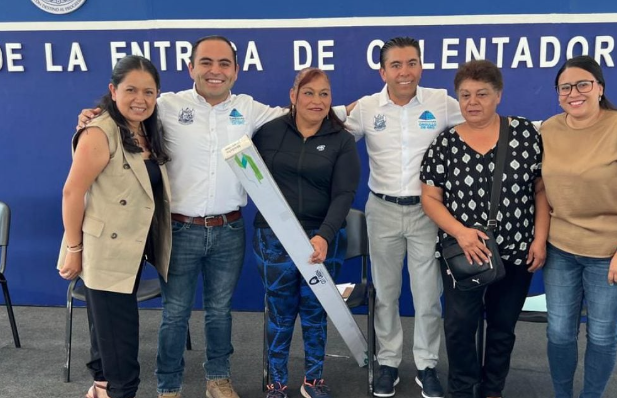 Lee más sobre el artículo ENTREGA ROBERTO SOSA CALENTADORES SOLARES EN LA NEGRETA