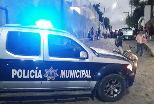 Lee más sobre el artículo POLICÍA PIERDE 2 DEDOS TRAS ATAQUE CON ARMA BLANCA EN JALPAN