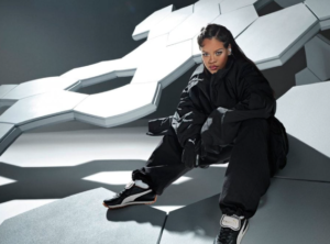 Lee más sobre el artículo RIHANNA ANUNCIA COLABORACIÓN CON PUMA
