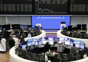 Lee más sobre el artículo ACCIONES EUROPEAS CAEN A MÍNIMOS DE UN MES