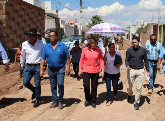 Lee más sobre el artículo MODERNIZAN VIALIDADES EN TEQUISQUIAPAN