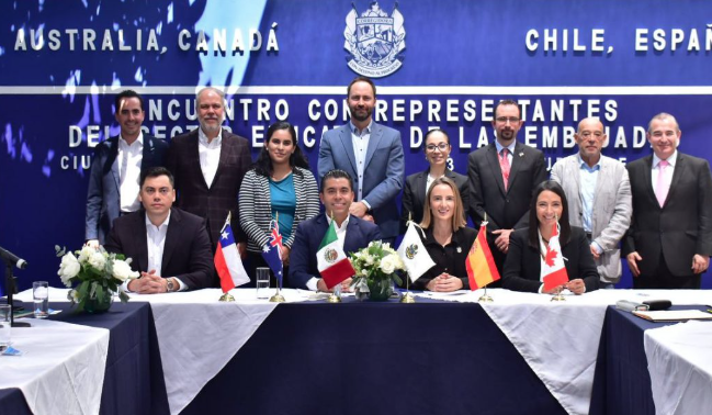 Lee más sobre el artículo ROBERTO SOSA BUSCA VÍNCULOS EDUCATIVOS Y COMERCIALES PARA CORREGIDORA