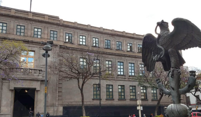 Lee más sobre el artículo AMLO BUSCA VENGANZA CON RECORTE PRESUPUESTAL AL PODER JUDICIAL: ANALISTA