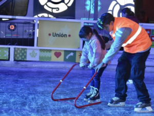 Lee más sobre el artículo INAUGURAN PISTA DE HIELO EN PEDRO ESCOBEDO