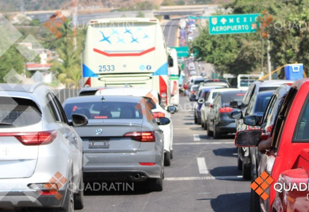 Lee más sobre el artículo Entran en una hora al menos 2 mil vehículos a Acapulco