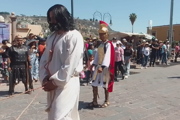 Lee más sobre el artículo Inicia la representación de Jesucristo en La Cañada